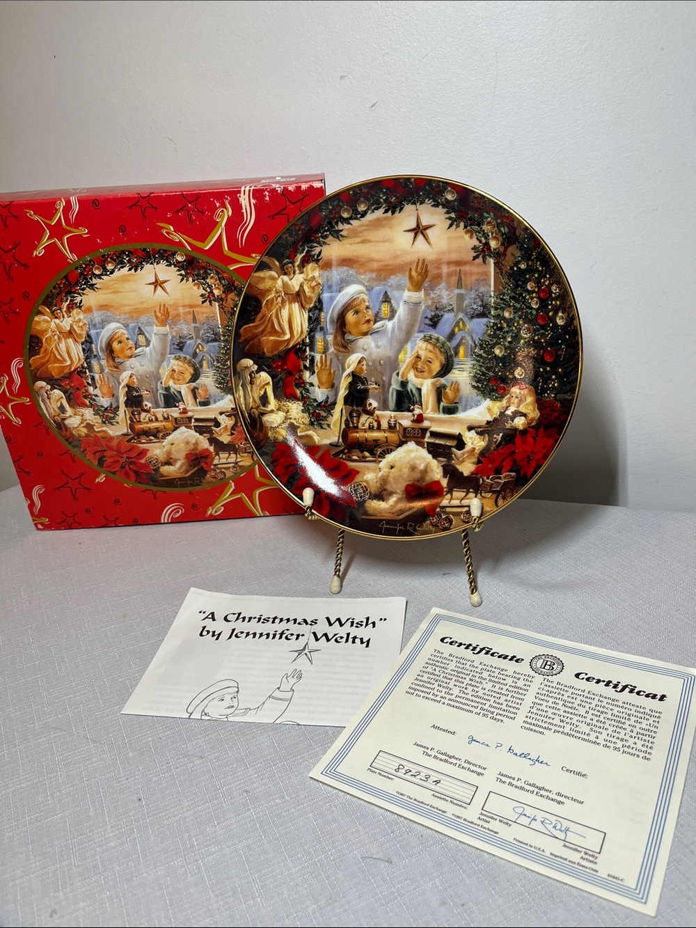 A Christmas Wish Decorative Collector Plate - Multicolor